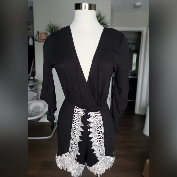 Romper - Picture 2 of 4